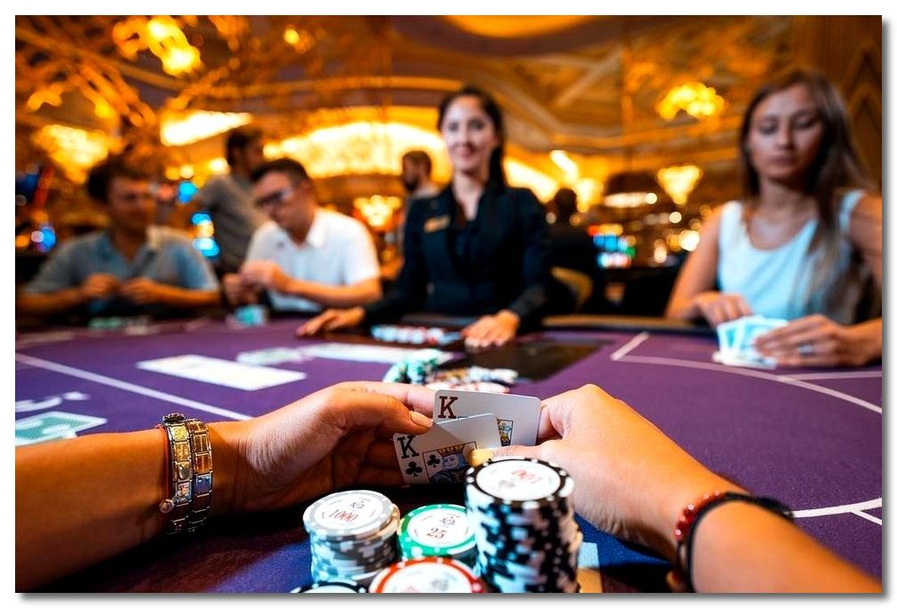 Покер турніри онлайн на гроші та їх різновиди